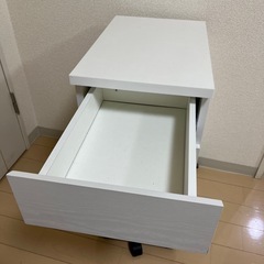 ワゴンの画像