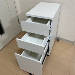 ワゴンの画像