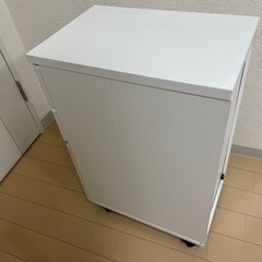 ワゴンの画像
