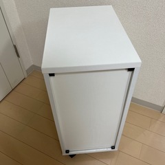 ワゴンの画像