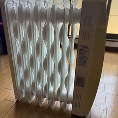 ウェーブ型オイルヒーター（IRIS OHYAMA）の画像