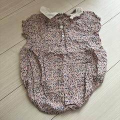 80 花柄フリルロンパースの画像