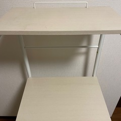 収納ラックの画像