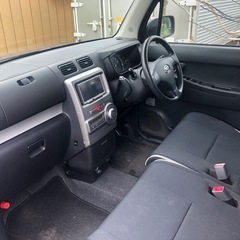 ダイハツ・コンテ（冬タイヤ装着）  年式：2009年 走行距離：92,152km  車検：2027 年1月まで  内装は綺麗、禁煙 状態：非常に良好、メンテナンスも行き届いており、事故歴なし 価格：130,000円の画像