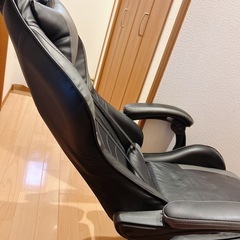 ゲーミングチェア　美品　リクライニングチェア　イスの画像