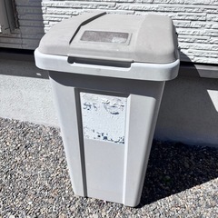 抗菌砂　 ゴミ箱も引き取り可能な方の画像