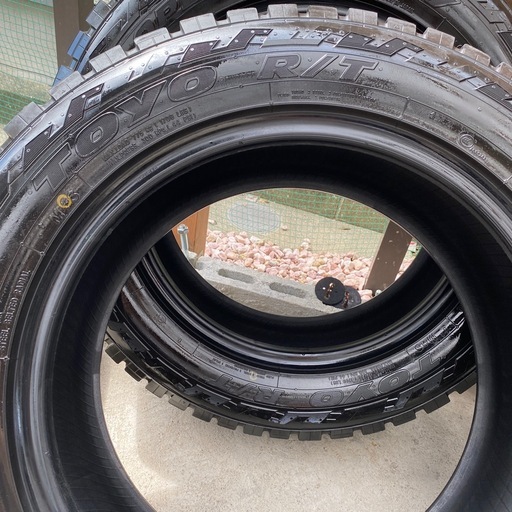 TOYOオープンカントリー225/60R17　使用期間1ヶ月300キロほぼ新品　　タイヤのみの出品です。 