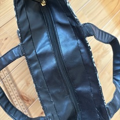 CECIL McBEEトートバックの画像