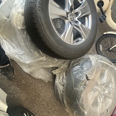 トヨタ 純正ホイール4本 225/65R17 タイヤおまけで付けますの画像