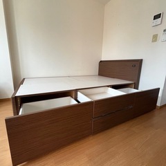 ベットフレーム、マットレスの画像
