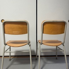 学校の椅子の画像