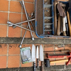 工具セット 工具箱 レンチ ドライバー ペンチ ノコギリ などなどの画像