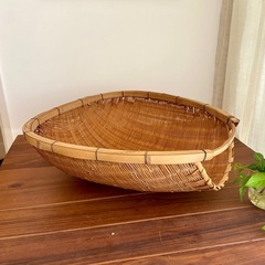 てみ　竹網　ザル　畑　農作業道具　草刈り　収穫　野菜の画像