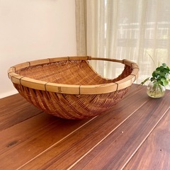 てみ　竹網　ザル　畑　農作業道具　草刈り　収穫　野菜の画像
