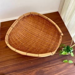 てみ　竹網　ザル　畑　農作業道具　草刈り　収穫　野菜の画像