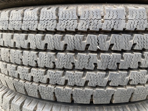 【お取引決まりました】TOYO TIRES 195/80R15 24年製　冬タイヤ