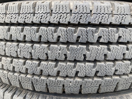 【お取引決まりました】TOYO TIRES 195/80R15 24年製　冬タイヤ