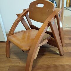 木製　子ども用椅子の画像