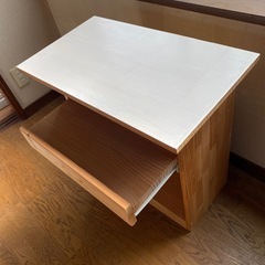 商談中！無垢材　無垢材手作り品　ベットサイドテーブル（本棚、スライドテーブル付き）金沢市直接引き取り希望の画像