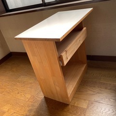 商談中！無垢材　無垢材手作り品　ベットサイドテーブル（本棚、スライドテーブル付き）金沢市直接引き取り希望の画像
