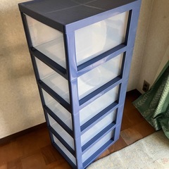 プラスチック収納棚の画像