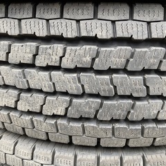 YOKOHAMA 195/80R15 24年製　冬タイヤの画像