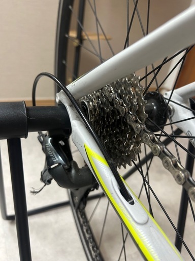 Cannondale Synapse ロードバイク｜スタンド・サドルカバー付き