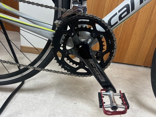 Cannondale Synapse ロードバイク｜スタンド・サドルカバー付き