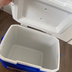 コールマンクーラーボックス　28リットル
の画像
