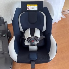【美品】タカタ ISOFIX対応 チャイルドシート　新生児対応ありの画像