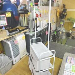 ハンガーラック 引き出し収納付き 2段 幅61cm 高さ169cm ホワイト 布製 衣類収納 子供部屋収納 札幌 西岡店の画像