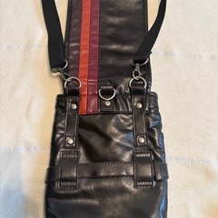 🎒【ブラックショルダーバッグ】美品✨シンプル＆上品デザインの画像