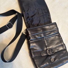 🎒【ブラックショルダーバッグ】美品✨シンプル＆上品デザインの画像