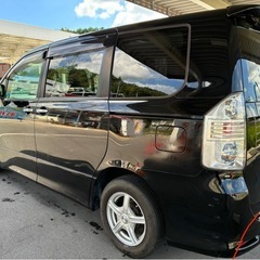TOYOTA ヴォクシー DBA-ZRR70Wの画像