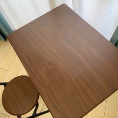 机と椅子のセット(価格もセット価格です！)の画像