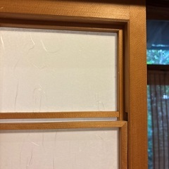 雪見障子　庭を眺める風情ある障子　ガラス障子の画像