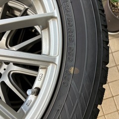 18インチアルミホイール付スタッドレスタイヤの画像