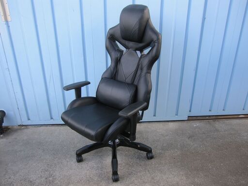 ゲーミングチェア　ブラック　肘あり