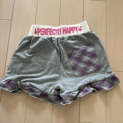女の子　グレー　ショートパンツの画像