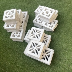 　花ブロック 琉球レンガの画像