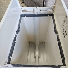 リサイクルショップどりーむ天保山店　No.4332　ペダル式ダストボックス　ゴミ箱　45L専用　ホワイト　ローラー付きの画像