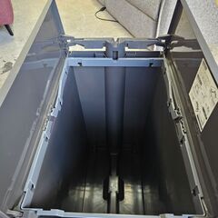 リサイクルショップどりーむ天保山店　No.4333　ペダル式ダストボックス　ゴミ箱　45L専用　ダークグレー　ローラー付きの画像