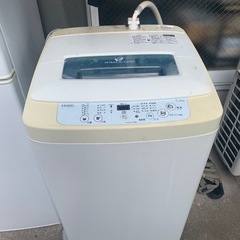 一人暮らしの洗濯機と冷蔵庫の画像