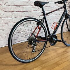 【大人用】整備済中古クロスバイク  ジャイアント 700cクロスター(M:500) 黒赤色 <自転車のオオムラ 静岡店>の画像