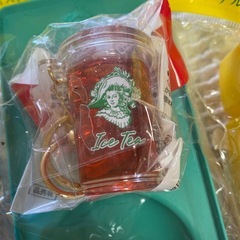 KIRIN　午後の紅茶 シリコンアイストレー 3個➕キーホルダー 3個セットの画像
