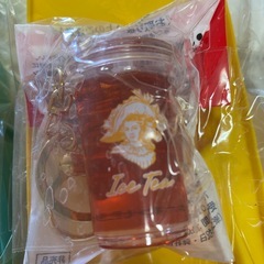 KIRIN　午後の紅茶 シリコンアイストレー 3個➕キーホルダー 3個セットの画像