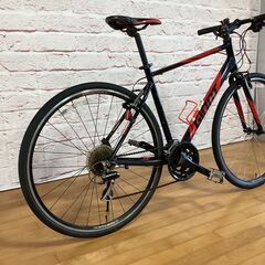 【大人用】整備済中古クロスバイク  ジャイアント 700cクロスター(M:500) 黒赤色 <自転車のオオムラ 静岡店>の画像