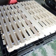 　第1003回　　スノコ　すのこ　取り放題　未使用　ベッド　ＤＩＹ素材　木材　エラー品　リフォームの画像