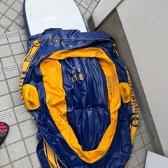 ゴムボートとボディボードセットの画像