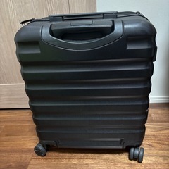 黒　キャリーバッグ　スーツケースの画像
